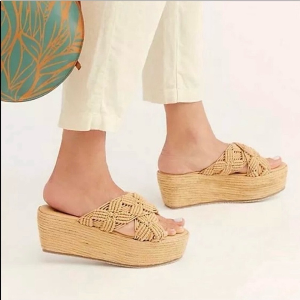 Free People Highline Espadrille Wedge Platform in Natural Size 37 or 7 US NWOT.